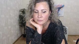 Cheryl_Fly naked stripping on cam for live sex video chat