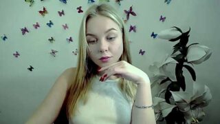 Dayzii_ naked stripping on cam for live sex video chat