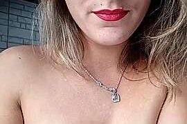 DeroniOh naked stripping on cam for live sex video chat