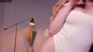 effielink naked stripping on cam for live sex video chat