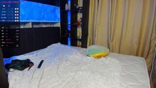 MarieRayMew naked stripping on cam for live sex video chat