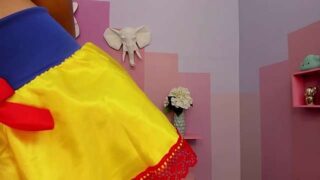 MillieOss_ naked stripping on cam for live sex video chat