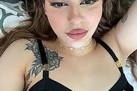 _PrettyPoison_ naked stripping on cam for live sex video chat