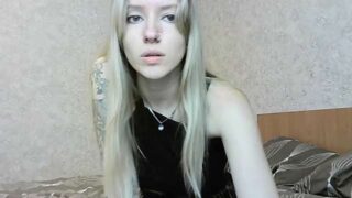 SkyWebb naked stripping on cam for live sex video chat