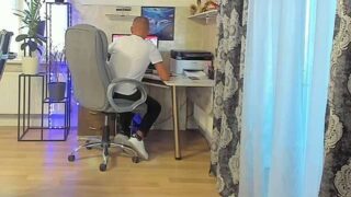 UnderEssence naked stripping on cam for live sex video chat
