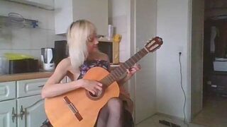 DarkRainbowFlower naked stripping on cam for live sex video chat