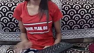 desiindiangirl_00 naked stripping on cam for live sex video chat