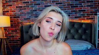 EmilieeDuval naked stripping on cam for live sex video chat