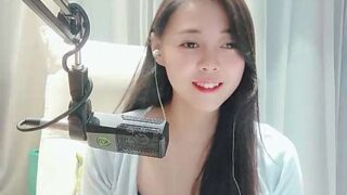 HalleyRose naked stripping on cam for live sex video chat