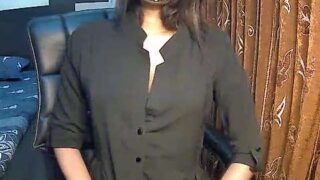 LOVELY_URMEE naked stripping on cam for live sex video chat