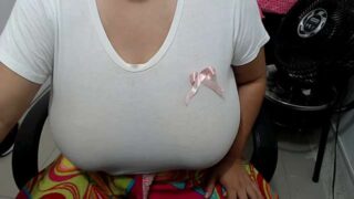 lupita_milk naked stripping on cam for live sex video chat
