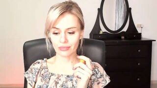 miss___anna naked stripping on cam for live sex video chat