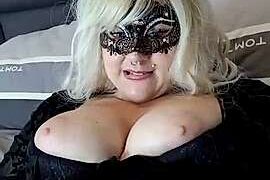 Nicky-Summer naked stripping on cam for live sex video chat