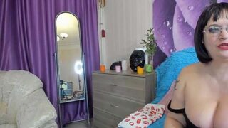 Gelirozen naked stripping on cam for live sex video chat