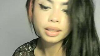 isexynara naked stripping on cam for live sex video chat
