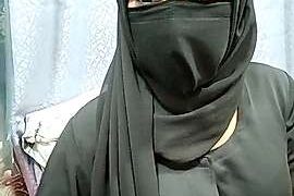Shehzadi_Noor naked stripping on cam for live sex video chat