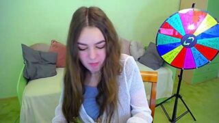 VelvetHearte naked stripping on cam for live sex video chat