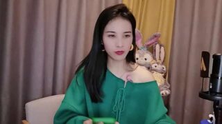 YYDS- naked stripping on cam for live sex video chat