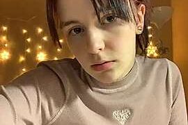 Maybesexy naked stripping on cam for live sex video chat