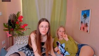 MorelLorensa naked stripping on cam for live sex video chat