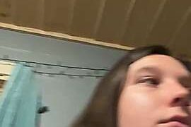fuzylilpeach naked stripping on cam for live sex video chat