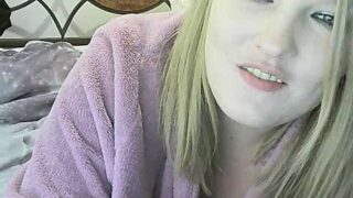 Sexygal300300 naked stripping on cam for live sex video chat