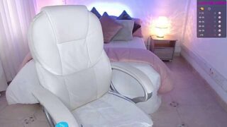 KeendallJenner naked stripping on cam for live sex video chat