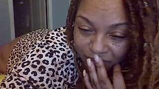 MSweetLindaParks naked stripping on cam for live sex video chat