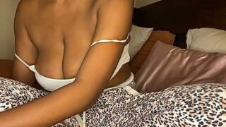 yung_lexi_bby naked stripping on cam for live sex video chat