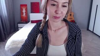 VictoriaTiger naked stripping on cam for live sex video chat