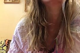 LeyaJohnson naked stripping on cam for live sex video chat