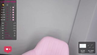 Smile-babe naked stripping on cam for live sex video chat