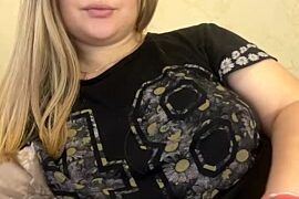 Caramelle_Sweet naked stripping on cam for live sex video chat