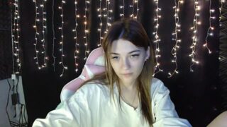 DragonKate naked stripping on cam for live sex video chat