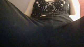 pralinettedu25 naked stripping on cam for live sex video chat