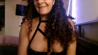 SexigMilf naked stripping on cam for live sex video chat