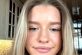 JessIsLove nude stripping on webcam for live sex video chat