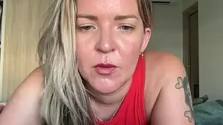 naughtyhollyxxxx nude stripping on webcam for live sex video chat