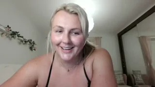 HottieLottie8 nude stripping on webcam for live sex video chat