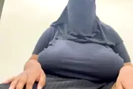 submissive_muslima nude stripg before cam for live sex video chat