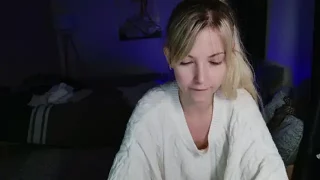 Cassycum nude stripg before cam for live sex video chat