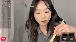 wenwen-baby nude stripg before cam for live sex video chat
