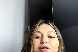 lunablossom_ nude stripg before cam for live sex video chat