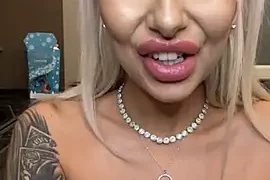 GoldenAmber nude stripg before cam for live sex video chat