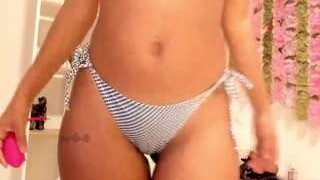 Evelyn-Lewis nude on sex webcam in her Live Sex Chat