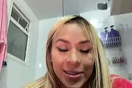 AmyWillss nude stripg before cam for live sex video chat