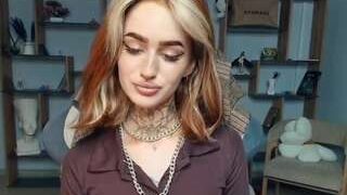 LynnCordner nude on sex webcam in her Live Sex Chat