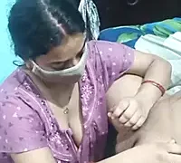 Sexi-rimi-bhabhi nude stripg before cam for live sex video chat