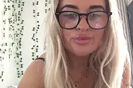 CurvyGxxx nude stripg before cam for live sex video chat