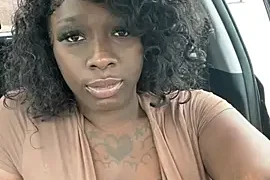 shejuicier nude stripg before cam for live sex video chat